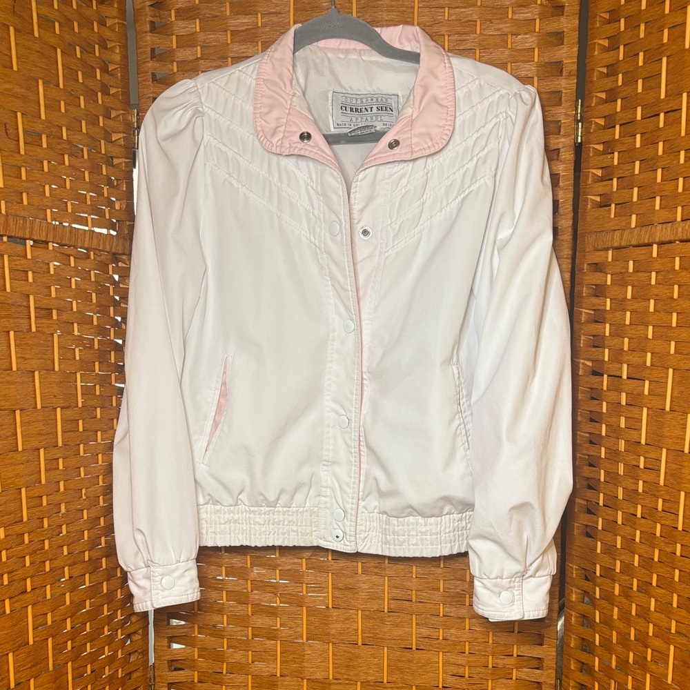 💰💰 3/$10
Women's White with Pink trim Bomber Jacket